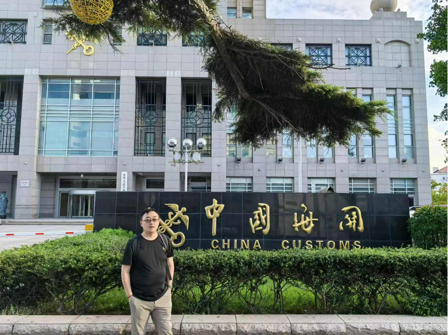 潜龙辉腾交付海关云桌面项目